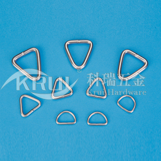 Stainless steel rigging--The triangle surrounds the D link series